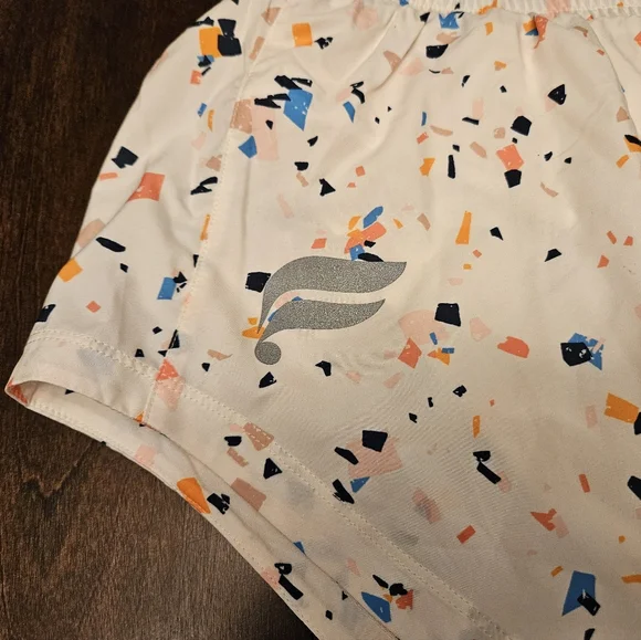 Fabletics shorts NWT - Picture 3 of 8